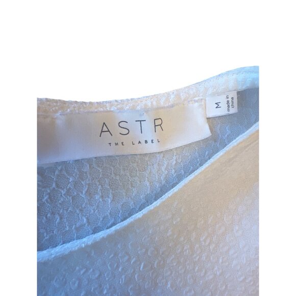 ASTR The Label White Textured Long Sleeve Blouse Ruched Details Buttoned Cuffs M - Picture 3 of 6